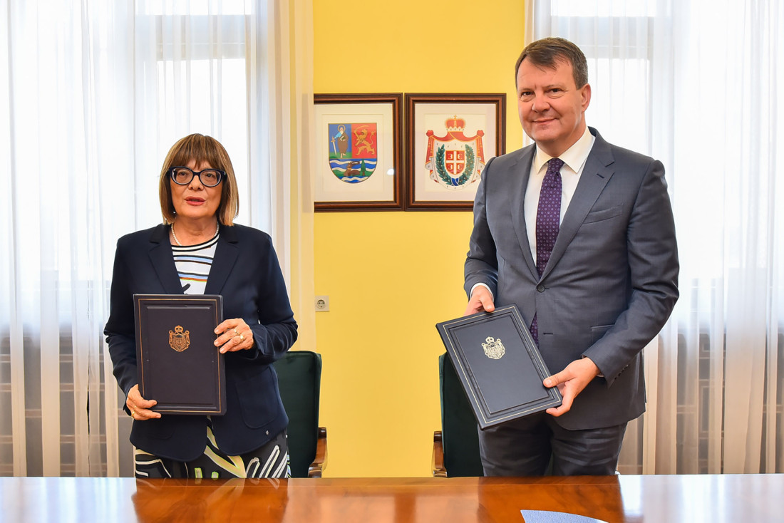 Maja Gojković preuzela dužnost od Mirovića (FOTO)