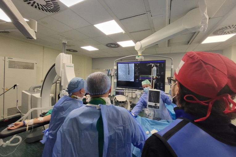 Niški kardiolozi ispisali istoriju! Pomoću "kišobrana"  zatvorili otvor unutar srca i sprečili šlog kod pacijenta