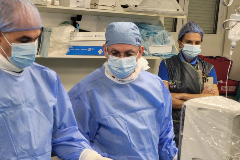 Niški kardiolozi ispisali istoriju! Pomoću "kišobrana"  zatvorili otvor unutar srca i sprečili šlog kod pacijenta