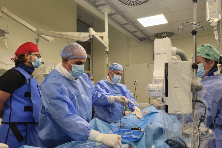 Niški kardiolozi ispisali istoriju! Pomoću "kišobrana"  zatvorili otvor unutar srca i sprečili šlog kod pacijenta