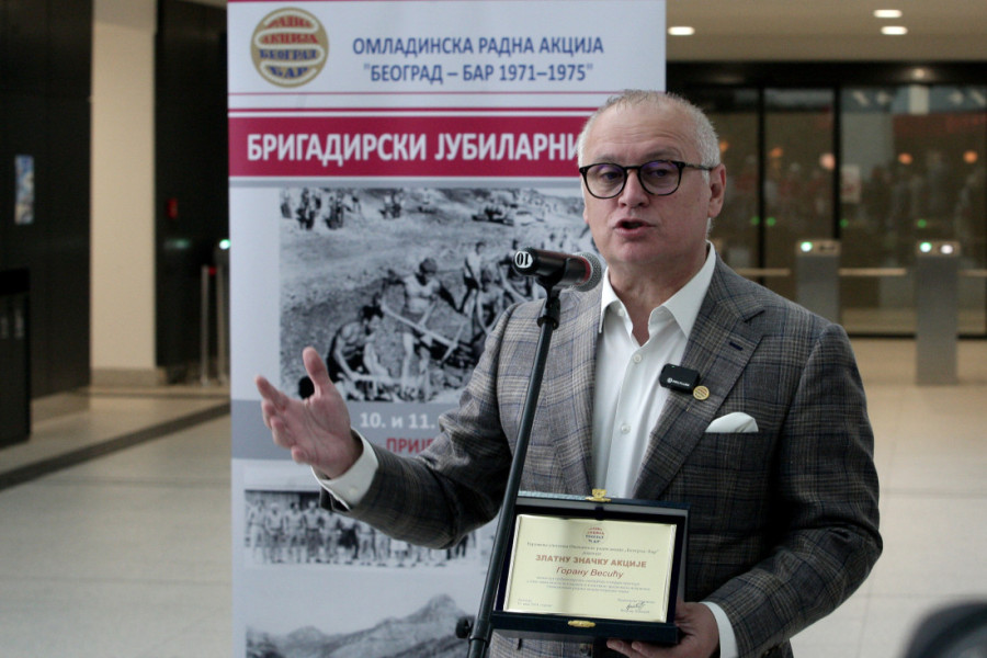 Pola veka pruge Beograd-Bar: Nekadašnji akcijaši krenuli ka Prijepolju, brigadirski voz startovao na Prokopu (FOTO)