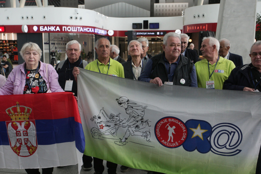 Pola veka pruge Beograd-Bar: Nekadašnji akcijaši krenuli ka Prijepolju, brigadirski voz startovao na Prokopu (FOTO)