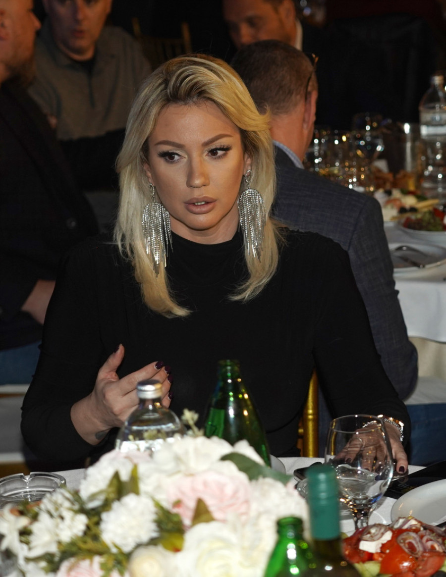 Ana Kokić otkrila kako se snalazi u kućnim poslovima, pa pomenula ćerke: Malo sam im dosadna