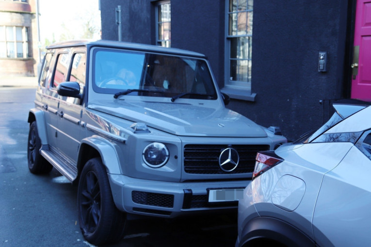 G klasa kakvu svet nije video: Ručno izrađena, od čelika i sa pravim motorom! (VIDEO)