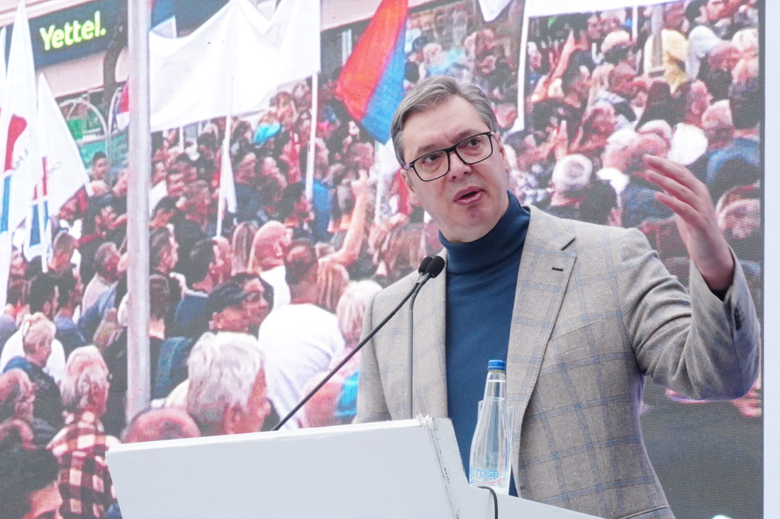 Vučić poručio na mitingu u Lazarevcu: "Našu Srbiju ne damo ni za šta na svetu, borićemo se do poslednjeg trenutka!"