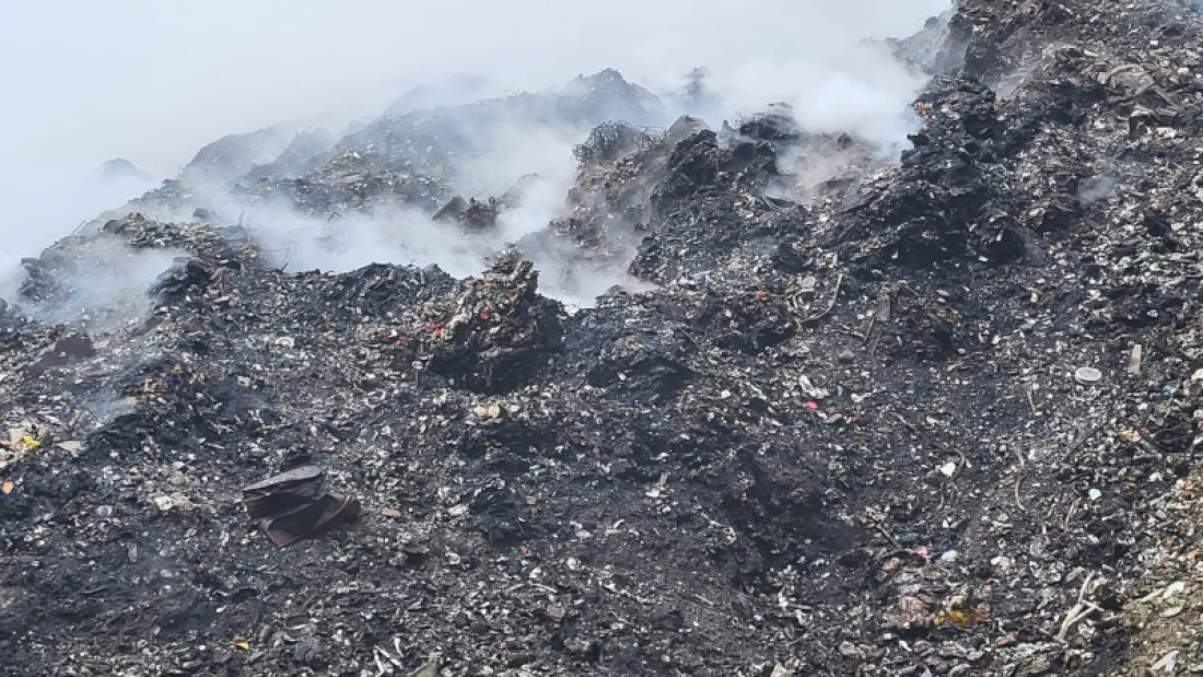 Situacija na deponiji Duboko sve bolja: Za gašenje požara koriste se i alge kako bi se što pre došlo do samog žarišta