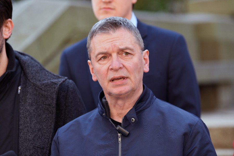 Ko će koga jahati?! Opozicija se međusobno proziva: Ćuta udara na "studentsku listu", Ponoševci prete da će ih "jahati" kao naprednjake