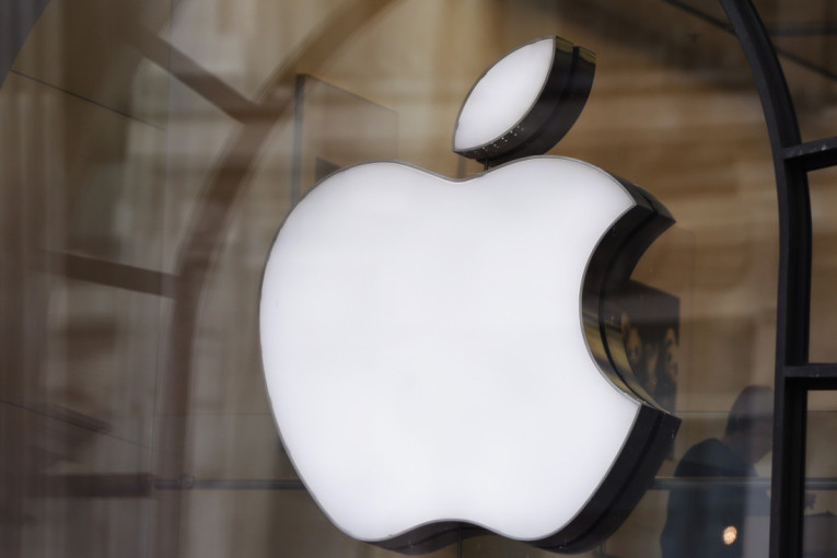 Haos u Kini: Robotaksiji stali nasred puta i blokirali ceo grad, zbog njih je nastao pravi kolaps (VIDEO)