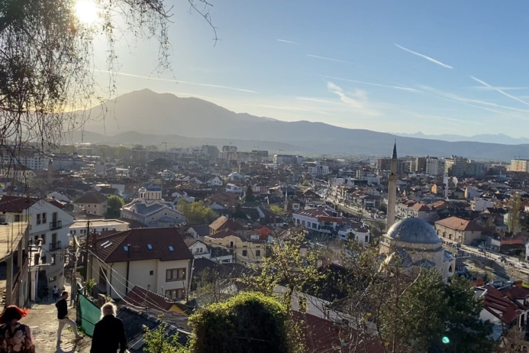 Bogorodica Ljeviška opasana žicom: Sve više hodočasnika dolazi u Prizren, grad sa 33 srpske pravoslavne crkve (FOTO/VIDEO)