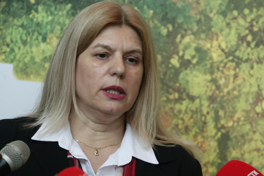 Deca sve kasnije počinju da govore! Stručnjaci upozoravaju: Dok gleda u ekran dete se ne kreće, ne trči, ne skače i zato ne razvija mozak!