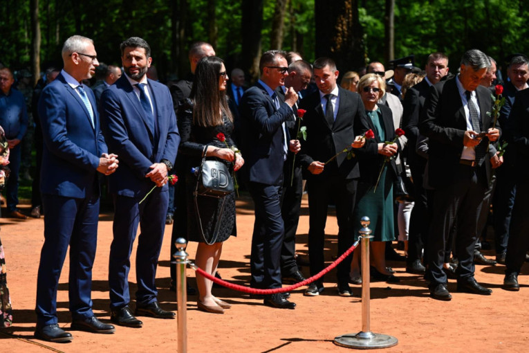 Aleksandar Šapić na obeležavanju Dana sećanja na žrtve genocida nad Srbima, Jevrejima i Romima u NDH (FOTO)
