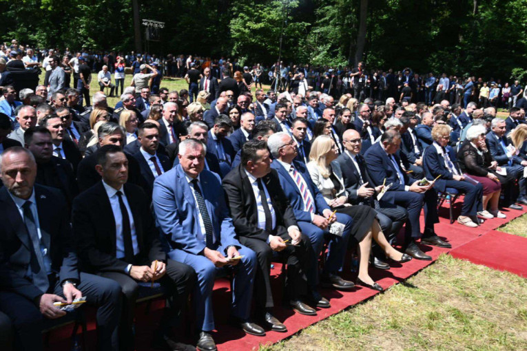 Aleksandar Šapić na obeležavanju Dana sećanja na žrtve genocida nad Srbima, Jevrejima i Romima u NDH (FOTO)