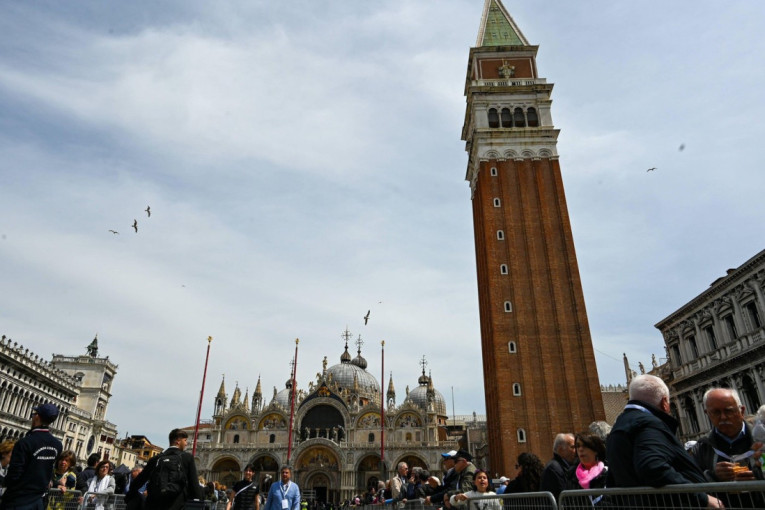 Odlomio se beton sa zvonika bazilike Svetog Marka u Veneciji, nema razloga za zabrinutost