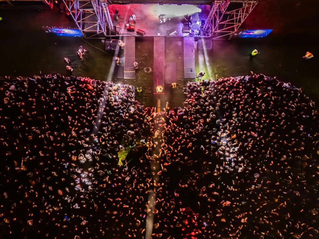 Brkovi su proslavili 20. rođendan uz pank folk feštu na Kalemegdanu! (FOTO/VIDEO)