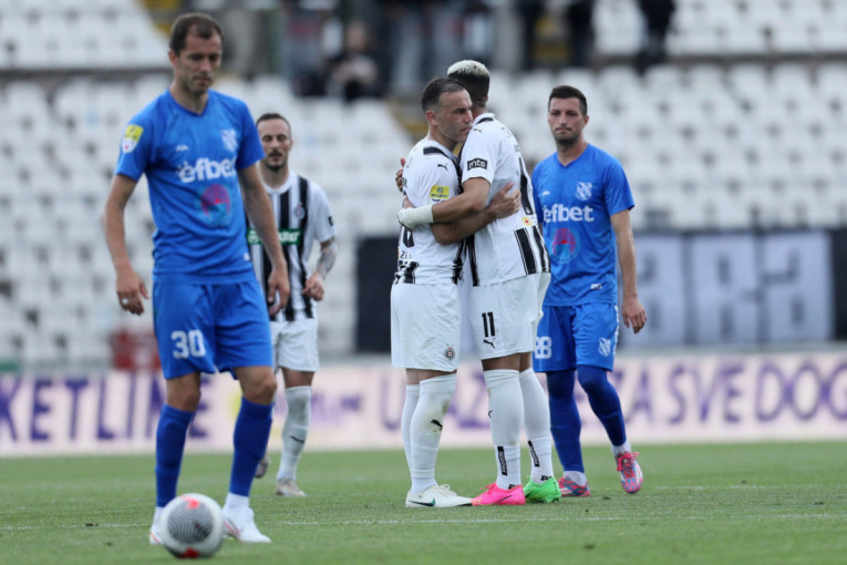 Partizan igra pod pritiskom, ali se bori! Natho "otvorio dušu" posle prekida lošeg niza