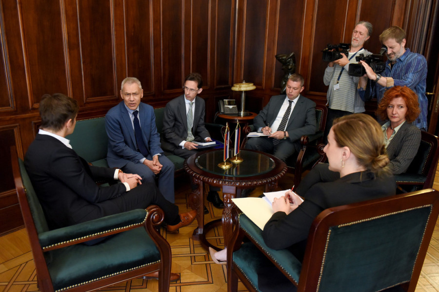 Ana Brnabić sa Harčenkom o mogućim vidovima parlamentarne saradnje između Srbije i Ruske Federacije