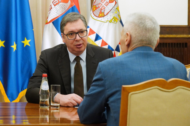 Predsednik Vučić se sastao sa ruskim ambasadorom