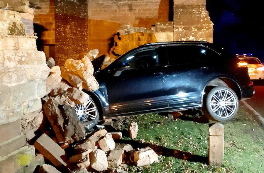 Pobegao posle krvavog zločina: Policija traga za muškarcem osumnjičenim za ubistvo supruge