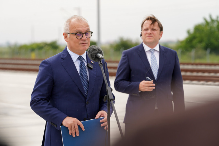 Vesić i Varhelji otvorili Intermodalni terminal: Ovaj projekat je značajan za naš privredni rast