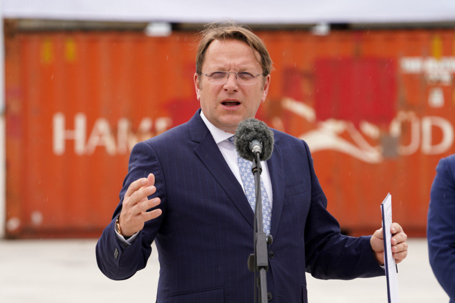 Vesić i Varhelji otvorili Intermodalni terminal: Ovaj projekat je značajan za naš privredni rast