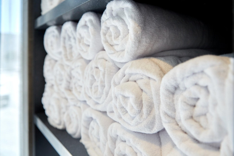 Tursko pranje peškira: Zaboravite na omekšivač, ključ svežine i mekoće je u jednom dodatku koji već imate u kuhinji