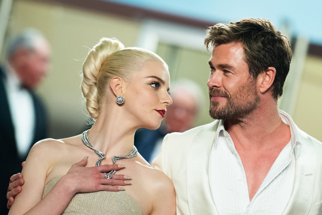 Poljupci Anje Tejlor Džoj i suze Krisa Hemsvorta nakon ovacija u Kanu: Svetska premijera filma "Furioza: Pobesneli Maks Saga" (FOTO/VIDEO)