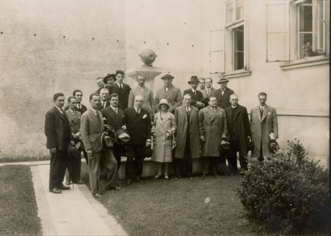 Dva puta penzionisana, podigli joj spomenik za života: Desanka Maksimović rođena na današnji dan (FOTO)