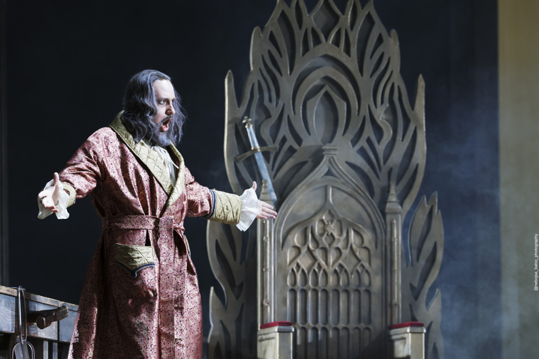 Jedna sudbina, prokletstvo i večito pitanje kako živeti sa bolom u srcu: Premijera Verdijeve opere „Simon Bokanegra” (FOTO)