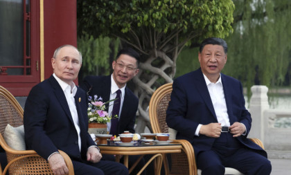 Si i Putin na neformalnom sastanku! Šetali parkom, pili kineski čaj (FOTO/VIDEO)