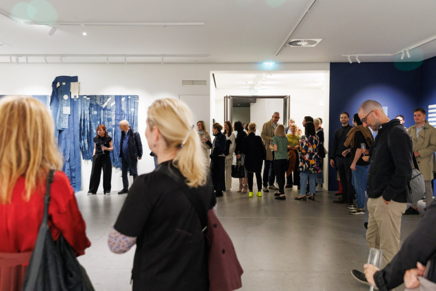 Tajna magične indigo boje: Otvorena izložba "Rekonstrukcija zvezdane prašine" (FOTO)