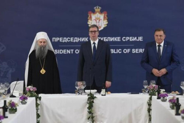 Vučić ugostio patrijarha Porfirija i Sabor SPC: Zahvalio sam što se bave pitanjem nametnute rezolucije o Srebrenici (FOTO)