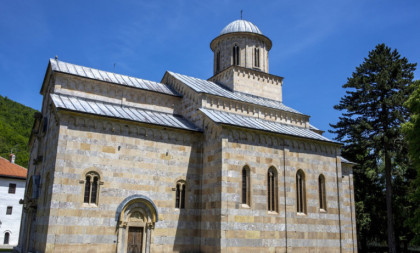 Tradicija se nastavlja: Crvena zvezda pomogla manastirima na Kosovu i Metohiji