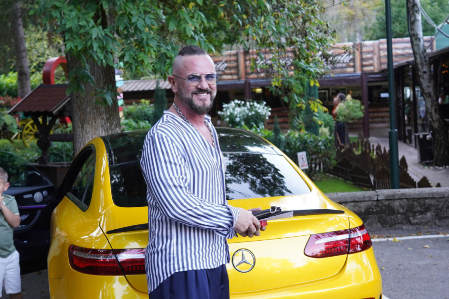 Masovna tuča na nastupu Slađe Alegro! Pevala na svadbi, njen menadžer završio u bolnici