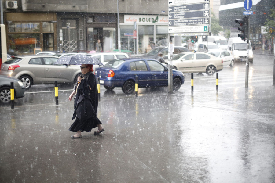 Srbija je pod narandžastim meteo-alarmom do četvrtka: Danas toplo, ali uz pljuskove praćene grmljavinom