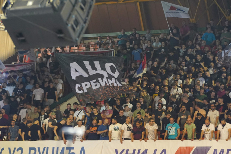 10.000 ljudi na predizbornom skupu liste “Aleksandar Vučić – Novi Sad sutra”, ori se "Srbija" - "Pobeda" (FOTO/VIDEO)
