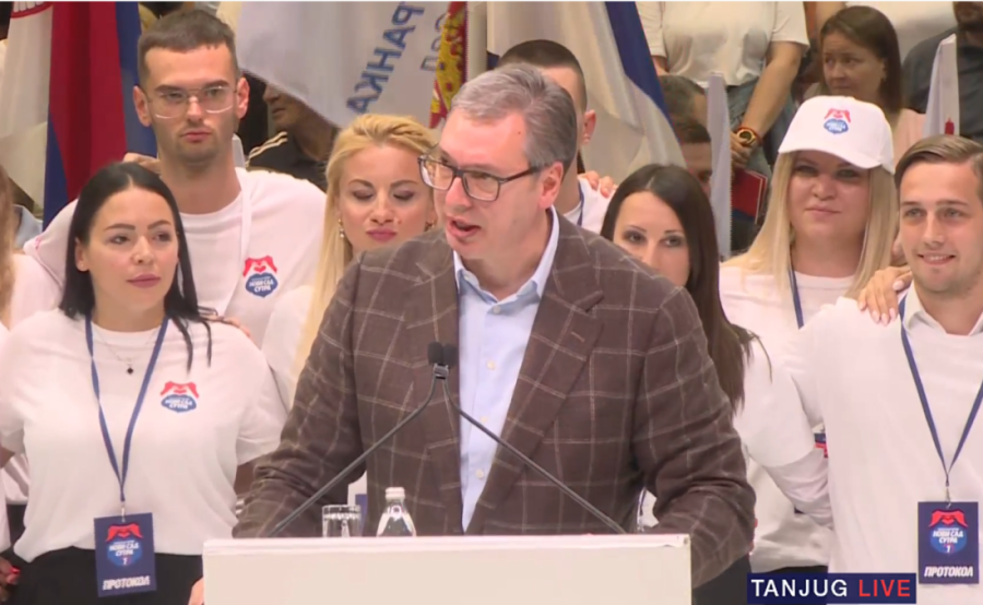 Lav se bori, a miševi ćute: Predsednik Vučić bije ključnu bitku o Srebrenici, opozicija ogoljena do bestidnosti!