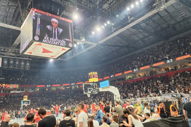 Partizan - Crvena zvezda: Naneli ipak ne igra! Arena je puna i već je veoma vruće! (VIDEO)