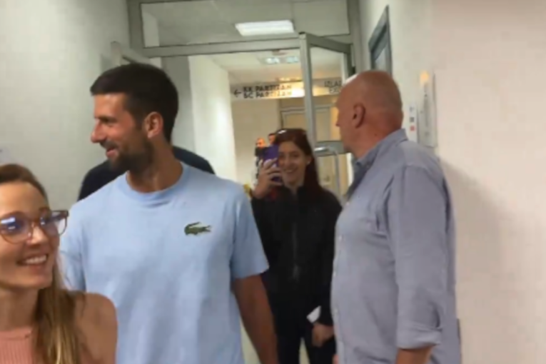 Hit snimak: Đoković u Areni pratio meč Partizana i Crvene zvezde, Nole nije skidao osmeh sa lica (VIDEO)