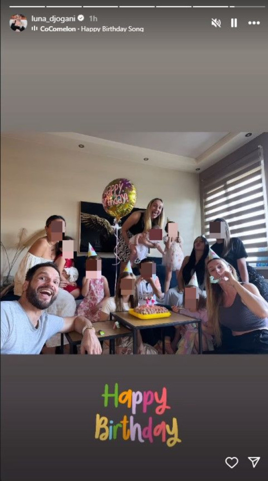 Luna objavila porodičnu fotografiju, a Marka nema nigde: Svi se pitaju šta se dešava (FOTO)