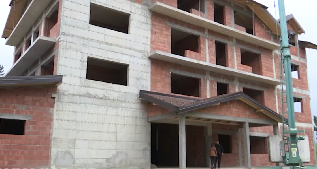 Slavoljub ispunio obećanje: Na dan kada mu je umro sin jedinac izgradio dečje odmaralište na Bešnjaji (FOTO)