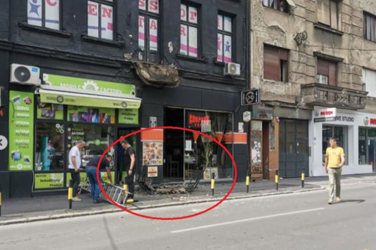 Incident u centru grada: Srušila se terasa u Sarajevskoj ulici (FOTO)