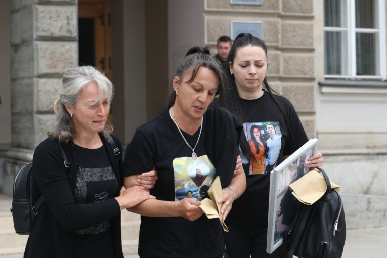 Majka monstruma neće proći: Porodice žrtava masovnog ubice u novoj opsadi zatvora