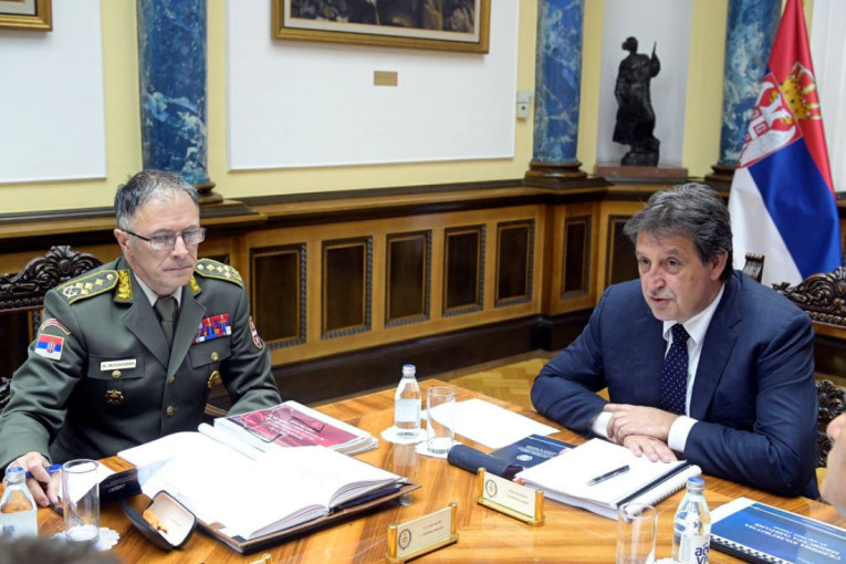 Ministar odbrane Gašić poručio sa današnjeg Kolegijuma: Vojska Srbije spremna da sprovede sve odluke državnog rukovodstva!