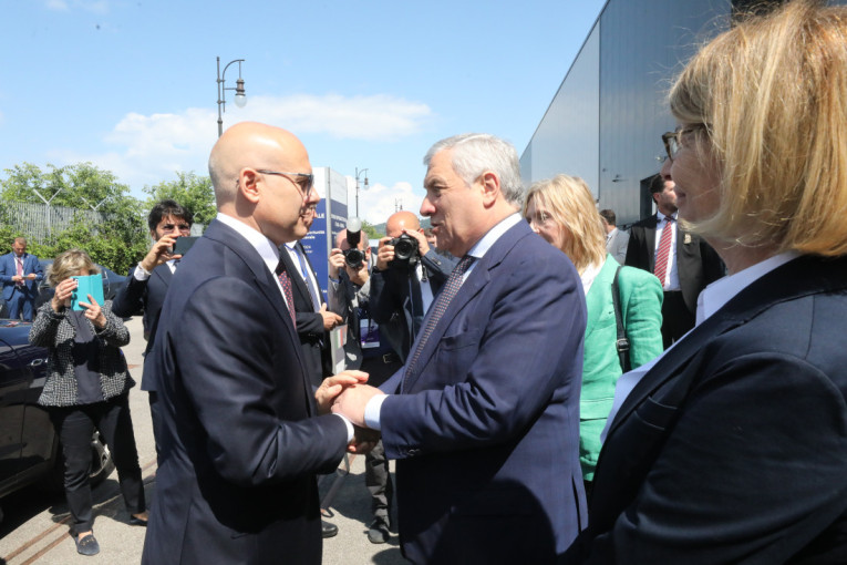 Premijer Vučević u Trstu: Učestvuje na Poslovnom forumu Italija - Srbija (FOTO)