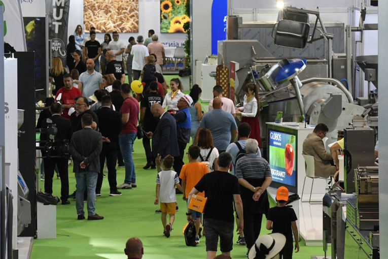 EU paviljon na Poljoprivrednom sajmu u Novom Sadu: Fokus na AI i vinarstvo