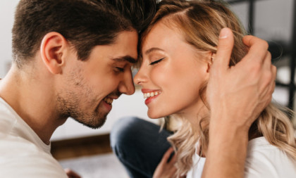 Ljubavni horoskop od 30. marta do 5. aprila: Vagama veza prelazi na viši nivo, Jarčevi konačno nekog upoznaju