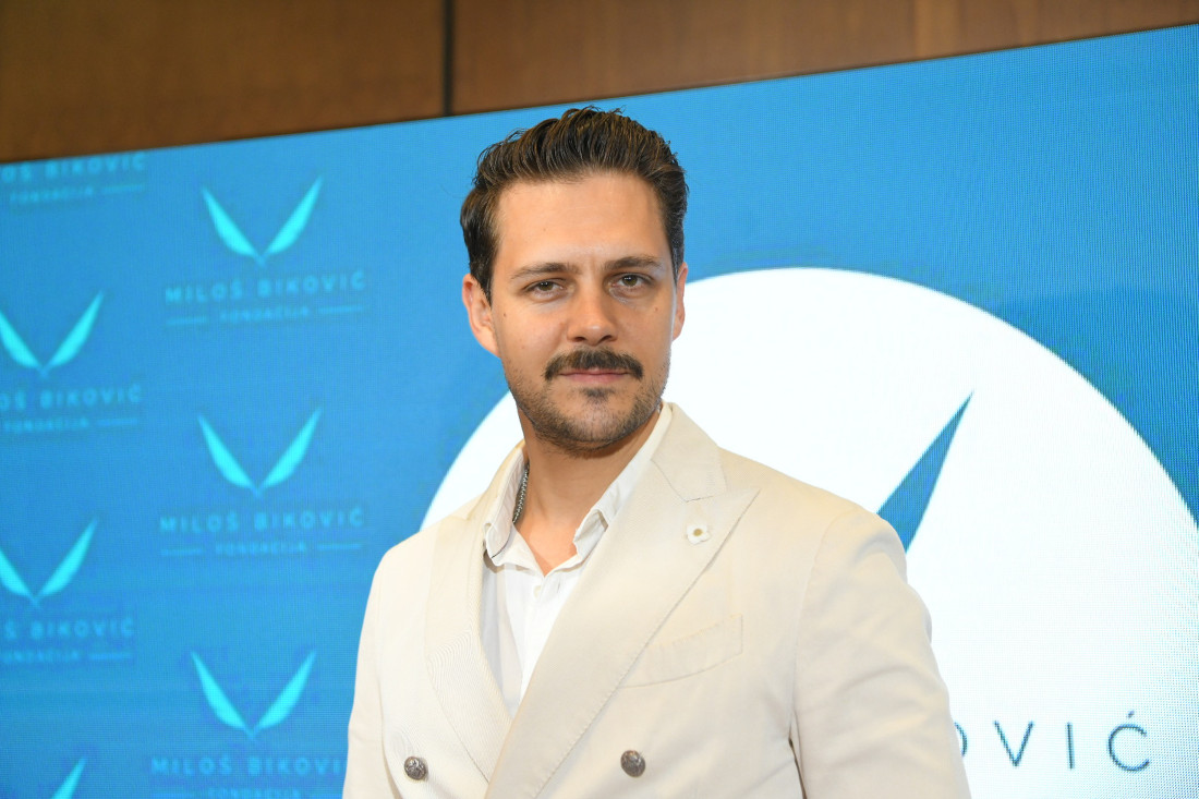 Miloš Biković otputovao u Kinu: Ovo je razlog (FOTO/VIDEO)