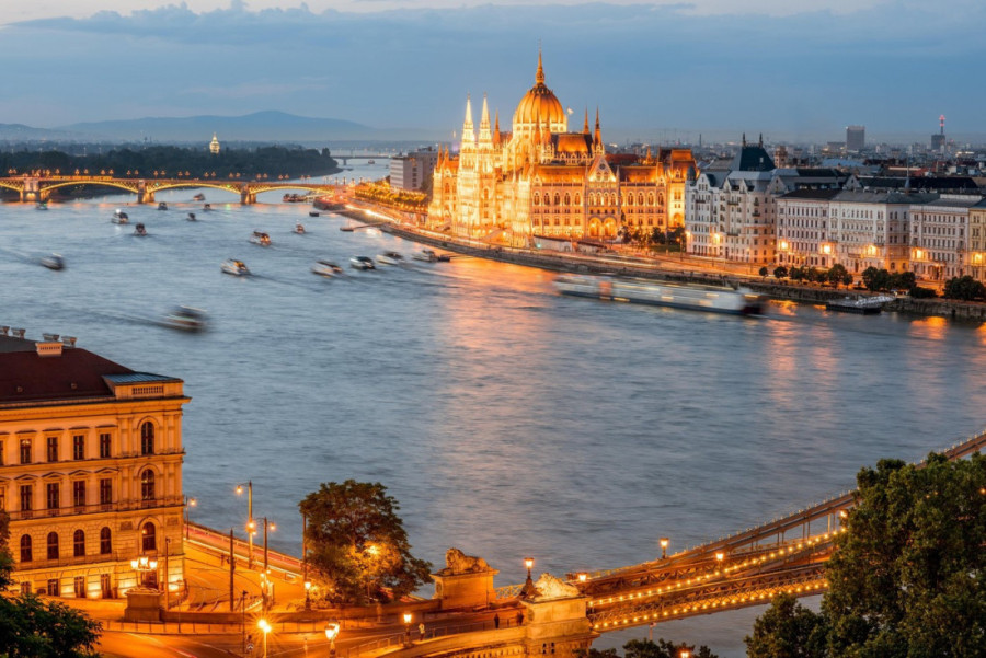 Mađarska bira vlast: Otvorena biračka mesta, milioni izlaze na glasanje