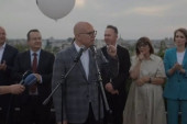 Premijer Srbije održao lekciju o kulturi i manirima - Diskretne heroje ljudi cene (VIDEO)