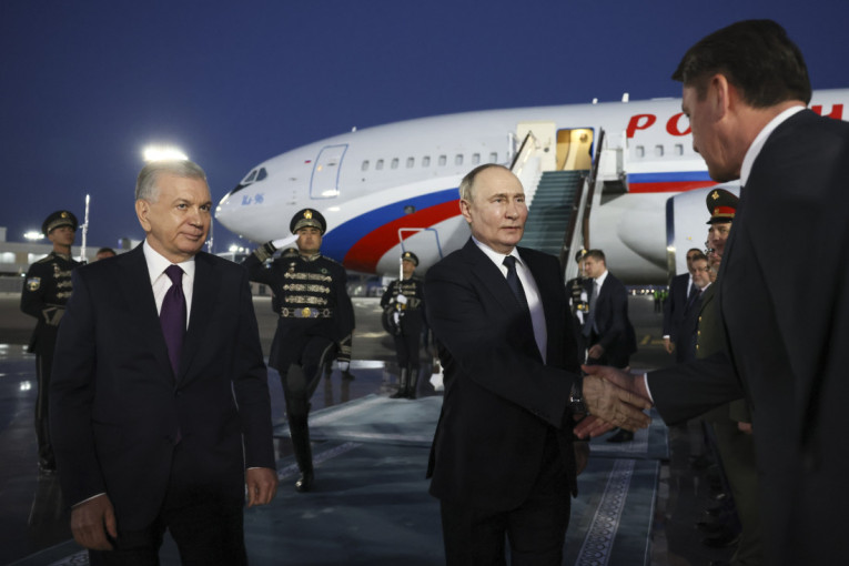 Putin stigao u dvodnevnu posetu Uzbekistanu: Lideri će učestvovati na prvom zasedanju Saveta regiona (FOTO)